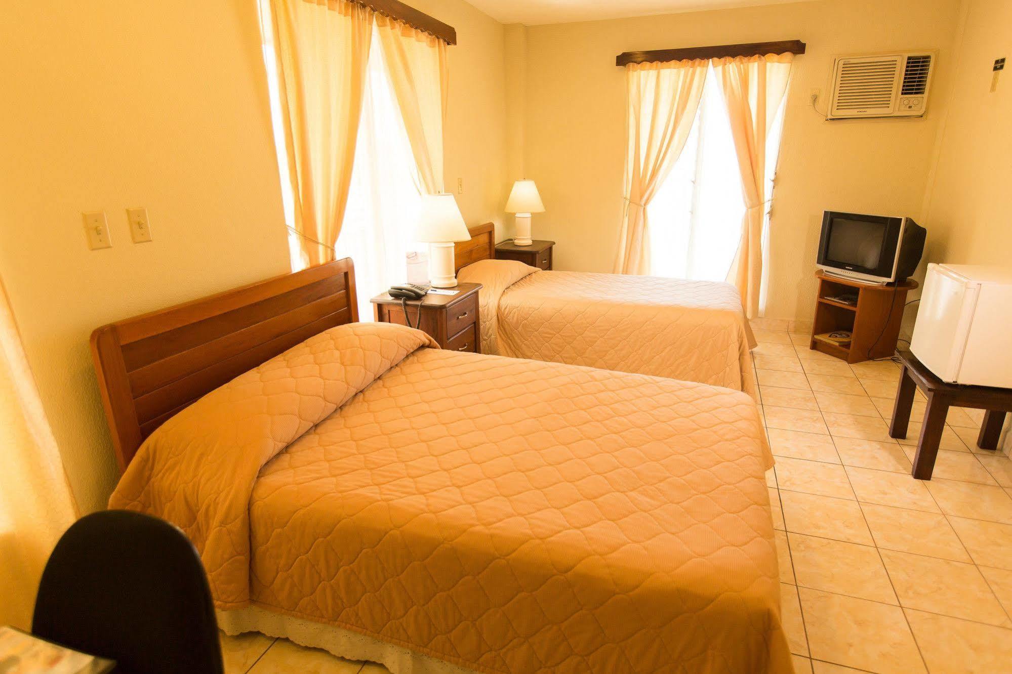 Hotel Mansion Teodolinda Managua Exterior photo