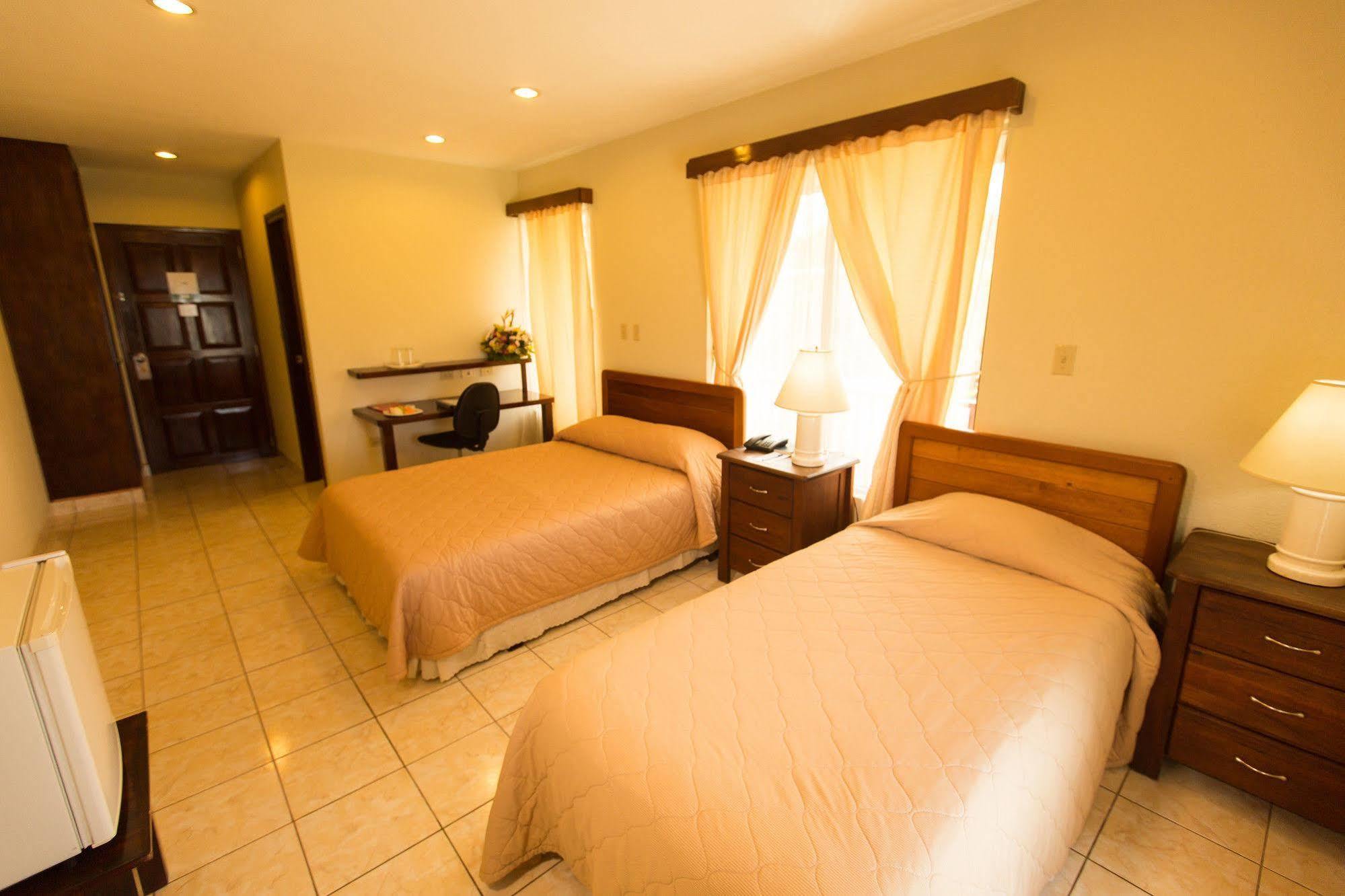 Hotel Mansion Teodolinda Managua Exterior photo