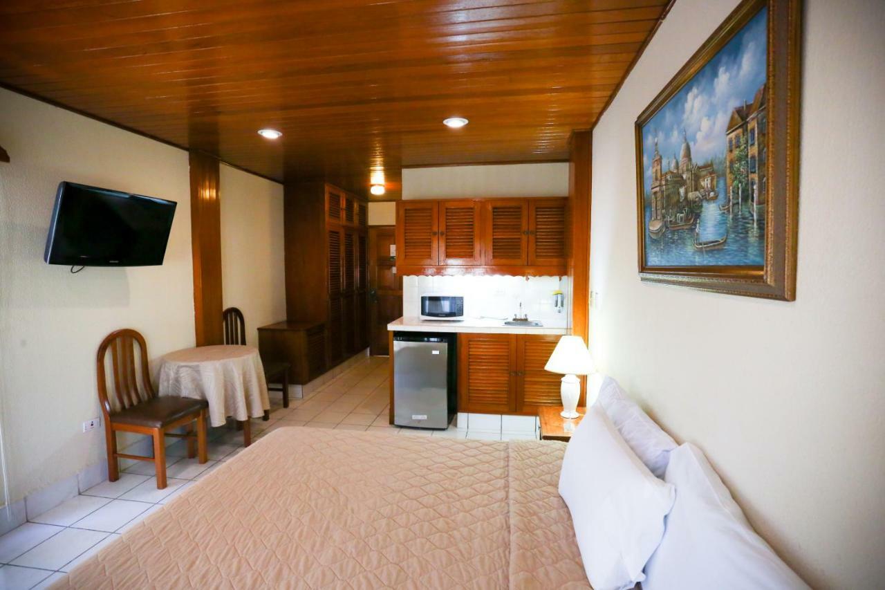 Hotel Mansion Teodolinda Managua Exterior photo